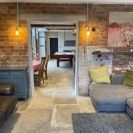 Luxury Escape With Cinema, Pool Table & Darts Tatil Evi Leeds (West Yorkshire)