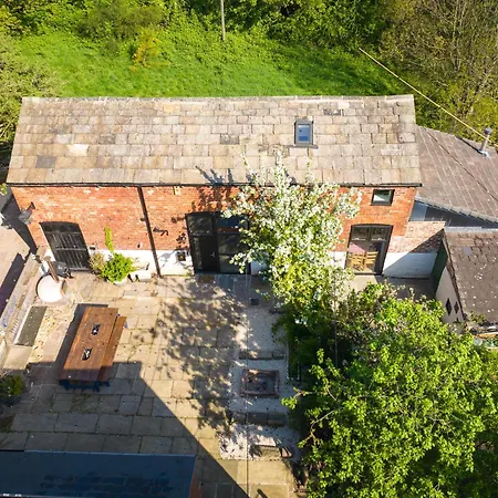 Luxury Escape With Cinema, Pool Table & Darts *