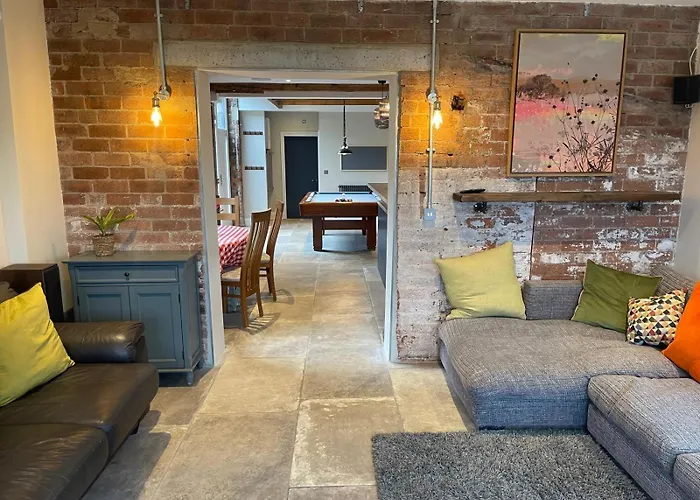 Luxury Escape With Cinema, Pool Table & Darts Feriehus Leeds (West Yorkshire)