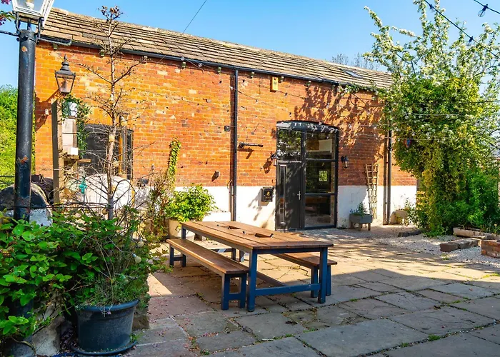 Feriehus Luxury Escape With Cinema, Pool Table & Darts Leeds (West Yorkshire)