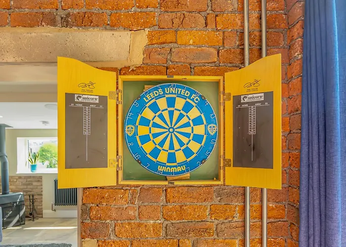 Luxury Escape With Cinema, Pool Table & Darts *