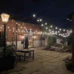 Luxury Escape With Cinema, Pool Table & Darts Holiday home