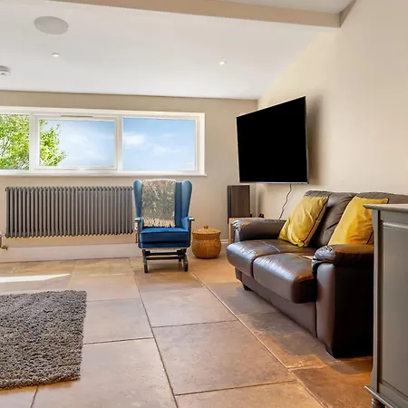 Feriehus Luxury Escape With Cinema, Pool Table & Darts