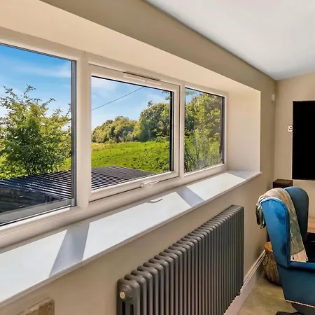 Holiday home Luxury Escape With Cinema, Pool Table & Darts Leeds (West Yorkshire)
