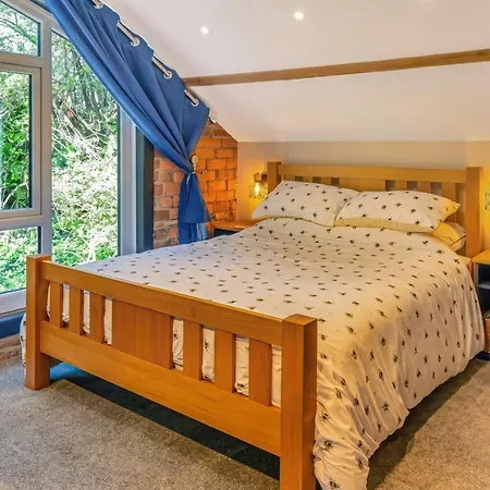 Luxury Escape With Cinema, Pool Table & Darts