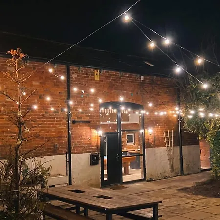 Holiday home Luxury Escape With Cinema, Pool Table & Darts