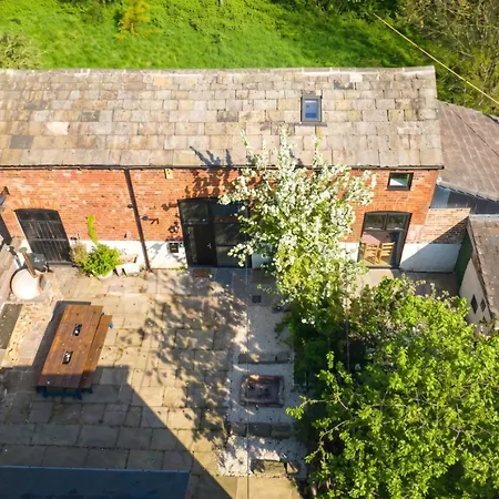 Luxury Escape With Cinema, Pool Table & Darts Holiday home Leeds (West Yorkshire)