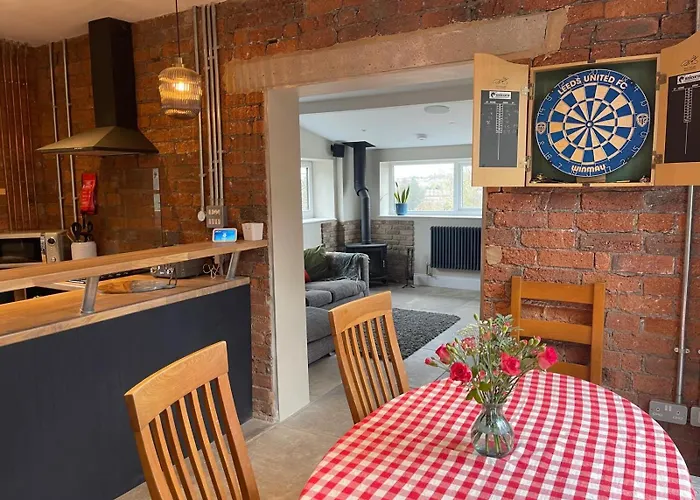 Holiday home Luxury Escape With Cinema, Pool Table & Darts *