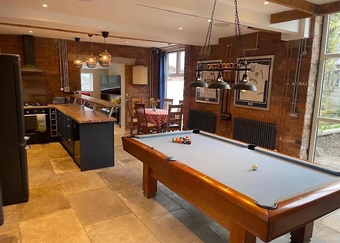 Luxury Escape With Cinema, Pool Table & Darts * Leeds (West Yorkshire)