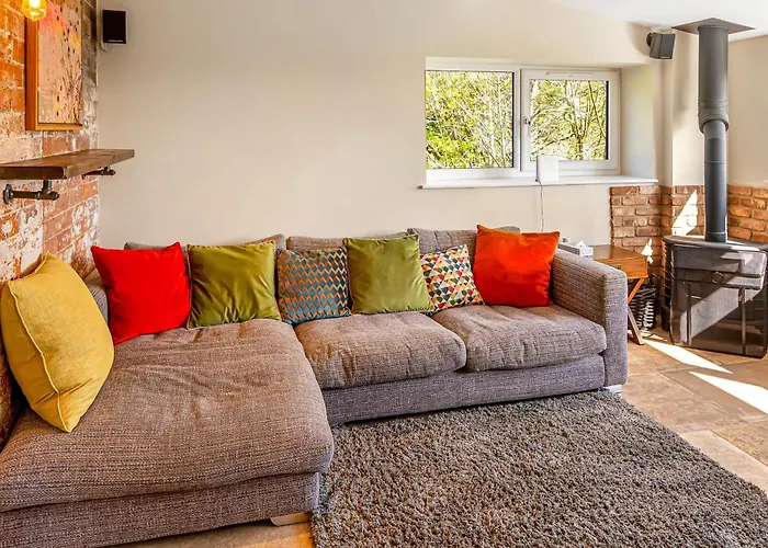 Luxury Escape With Cinema, Pool Table & Darts *