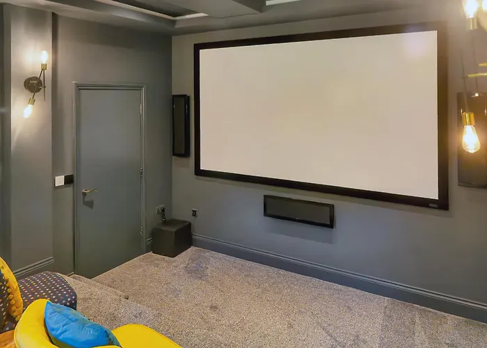 Luxury Escape With Cinema, Pool Table & Darts Dom wakacyjny Leeds (West Yorkshire)