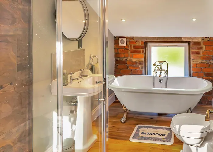 Luxury Escape With Cinema, Pool Table & Darts Holiday home *