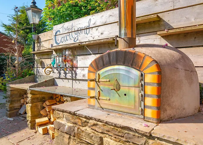 Luxury Escape With Cinema, Pool Table & Darts Holiday home *