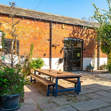 Luxury Escape With Cinema, Pool Table & Darts Holiday home *