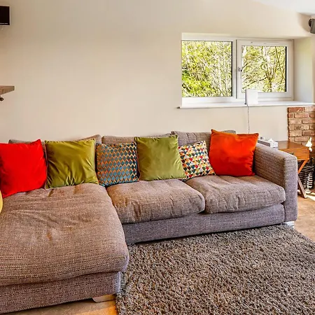 Luxury Escape With Cinema, Pool Table & Darts *